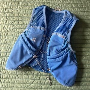 Salomon 8W active skin running vest, size small